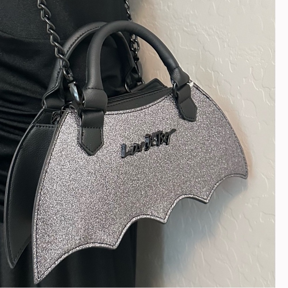 NWT Betsey Johnson Silver Glitter Bat Mini Bag - Picture 5 of 15